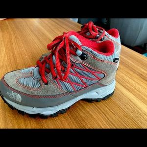 North Face hiking boots - EXCELLENT condition 13Y